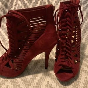 Beston peep toe laser cut out heels.  Maroon size 8.5